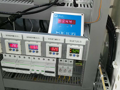 制氧設(shè)備plc控制柜運行儀表顯示