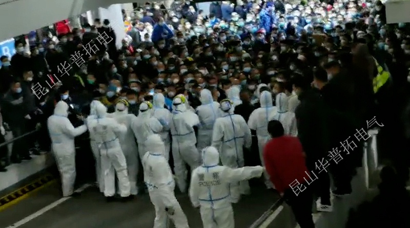 疫情反撲下的浦東機場